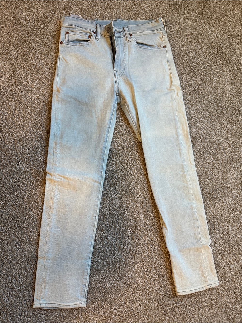 Levi's Slim Fit Jeans in Light Blue Wash